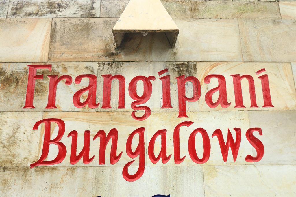 Frangipani Bungalow Убуд Екстериор снимка