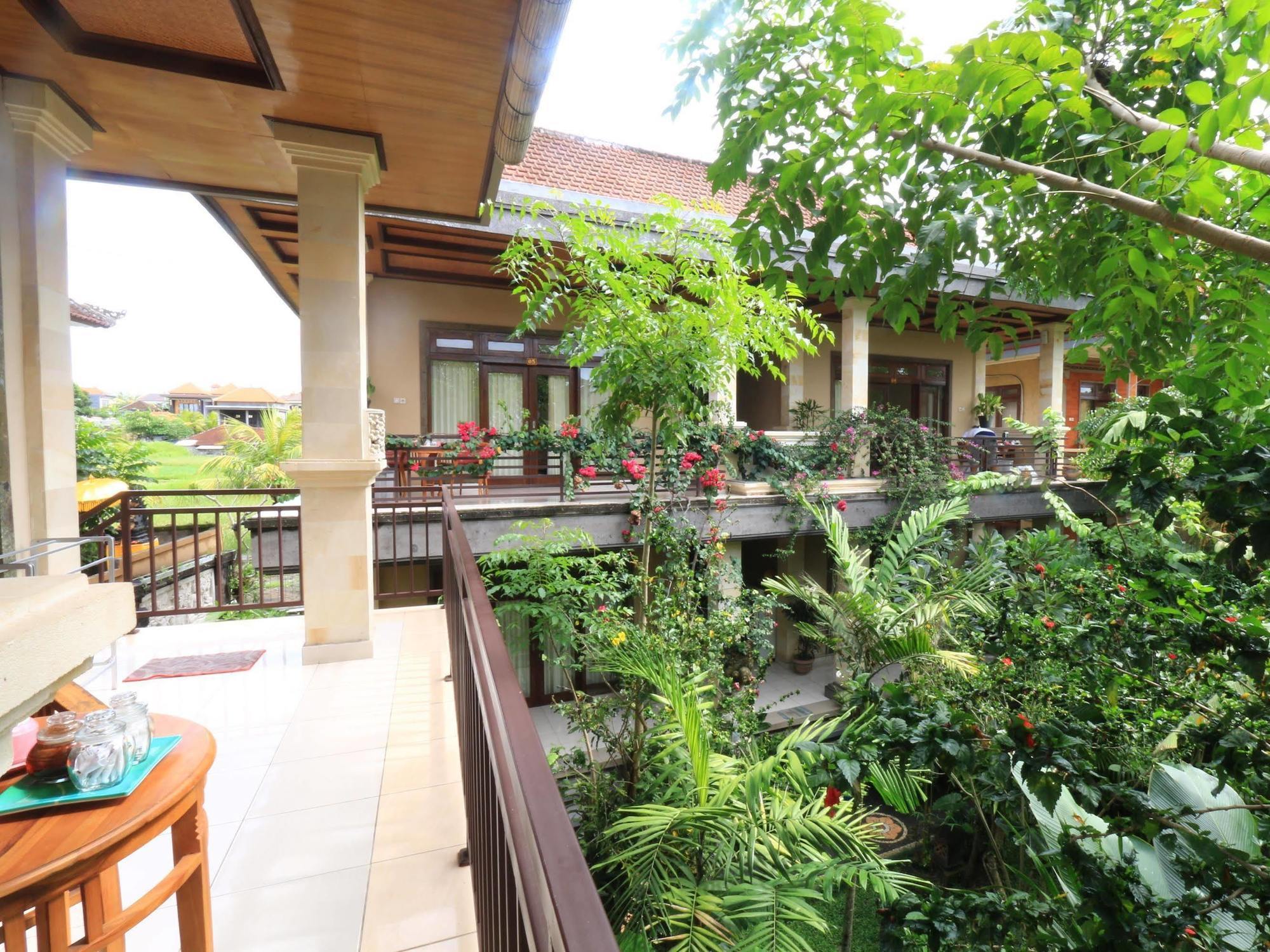 Frangipani Bungalow Убуд Екстериор снимка