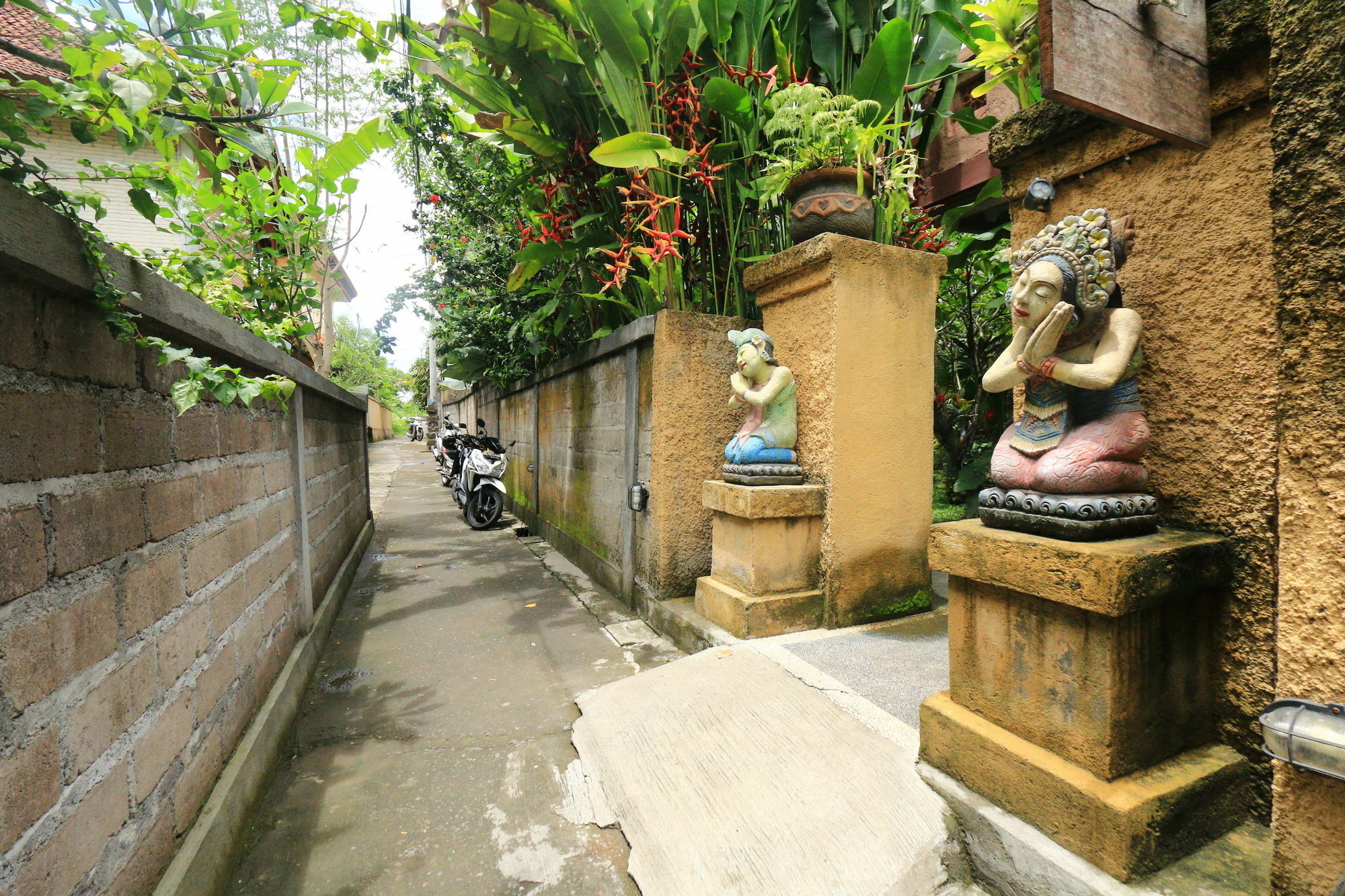 Frangipani Bungalow Убуд Екстериор снимка