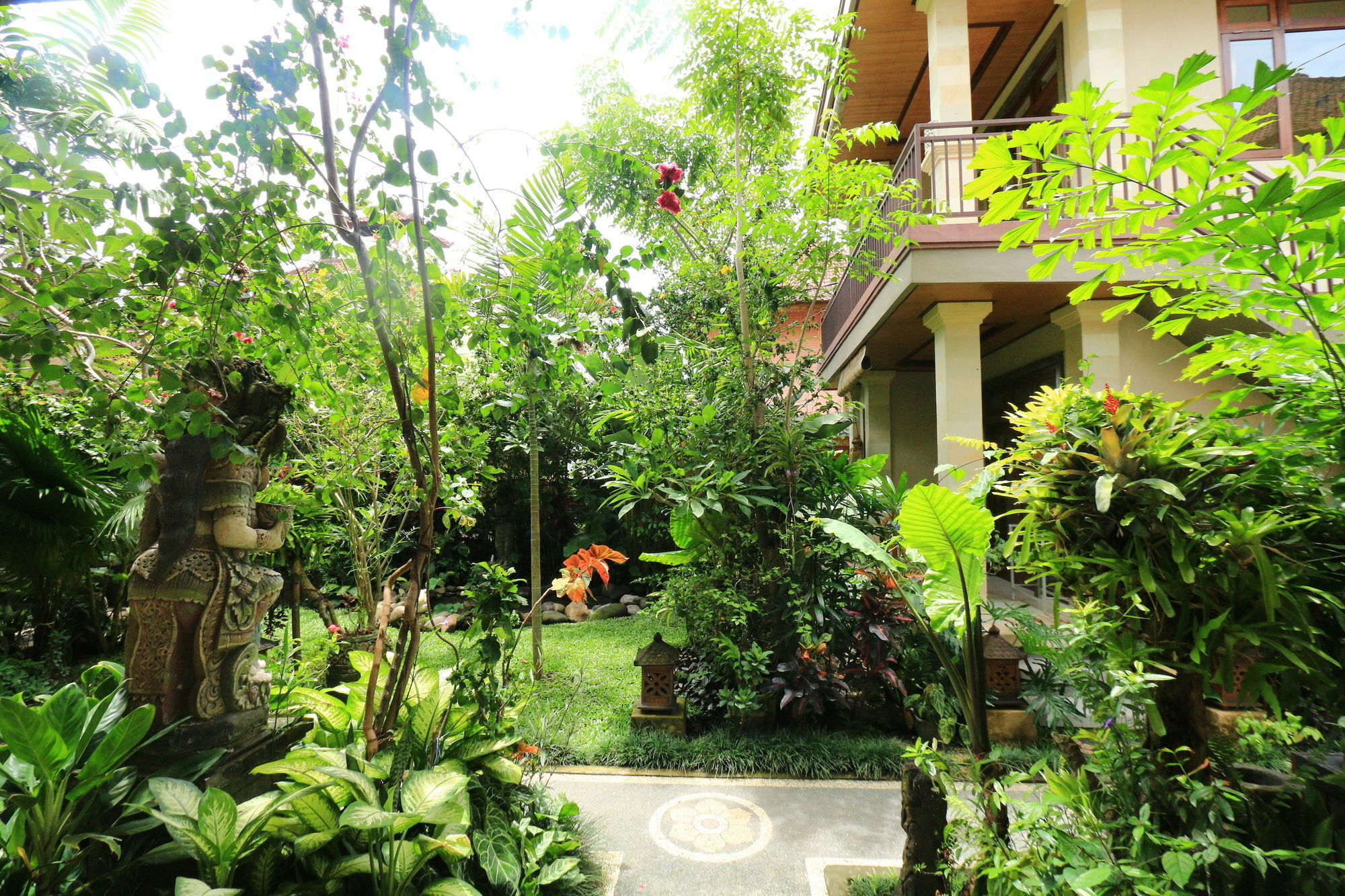 Frangipani Bungalow Убуд Екстериор снимка