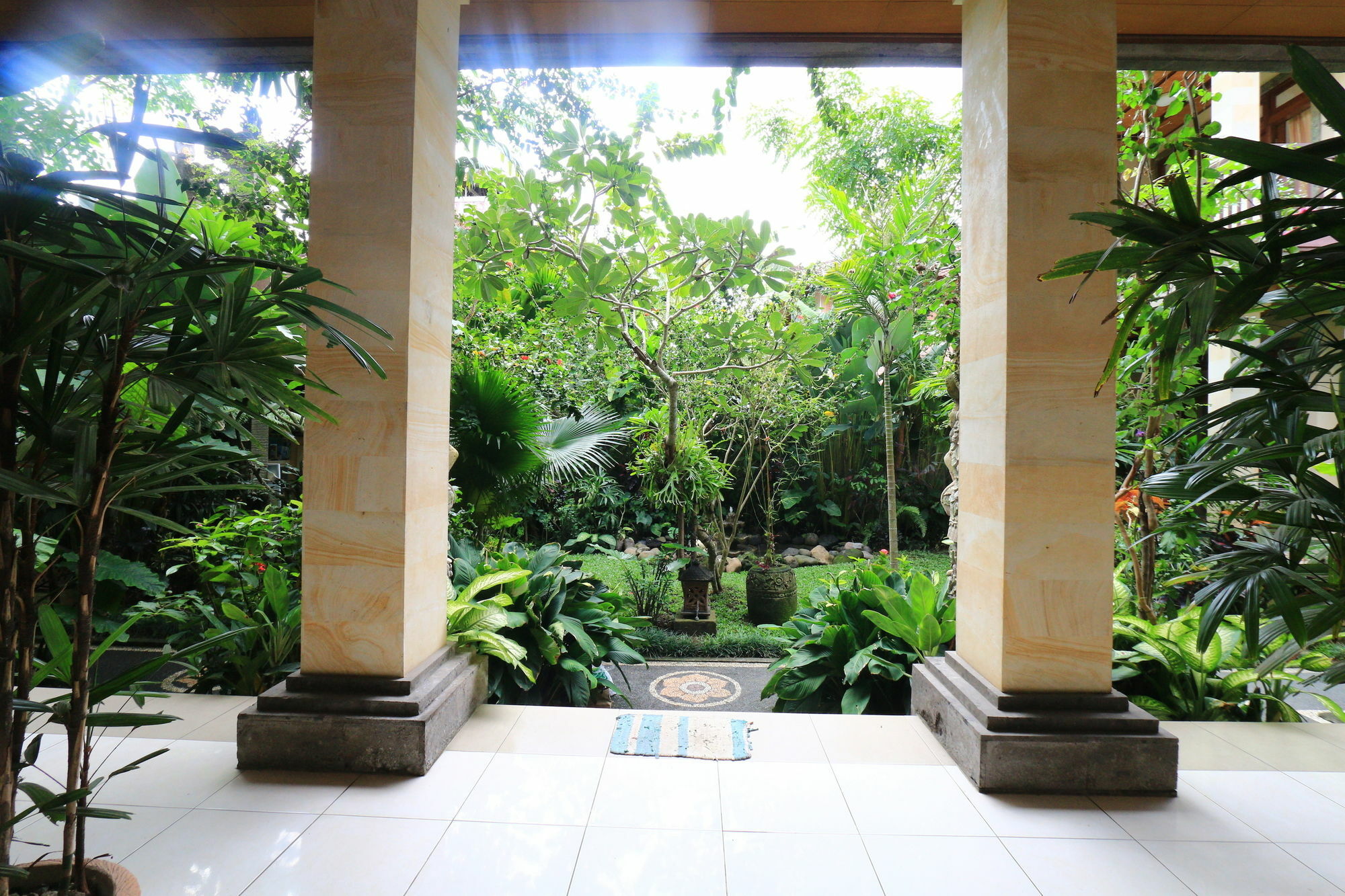Frangipani Bungalow Убуд Екстериор снимка